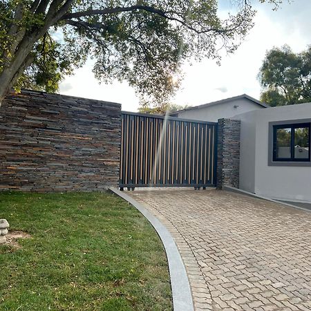 Rivonia Guest House Johannesburg Exterior photo