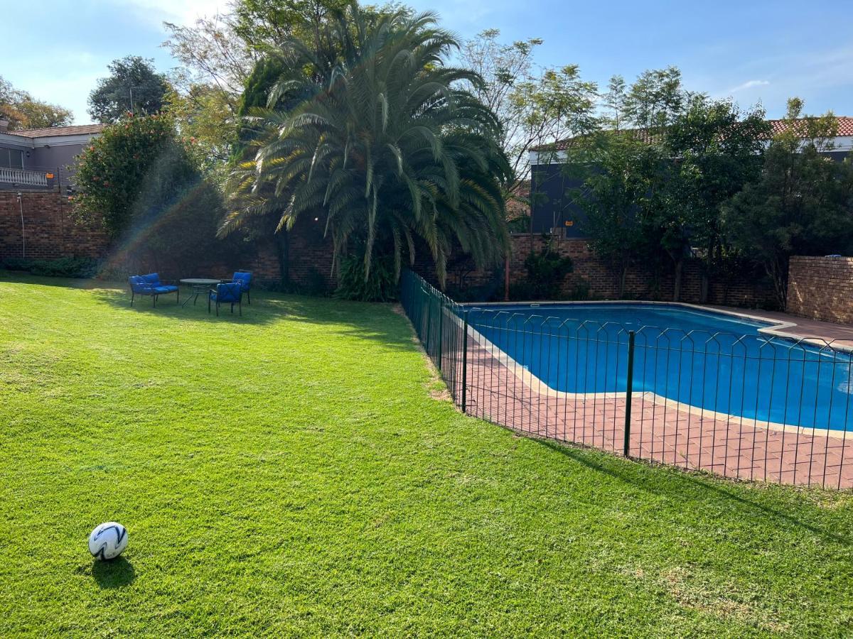 Rivonia Guest House Johannesburg Exterior photo